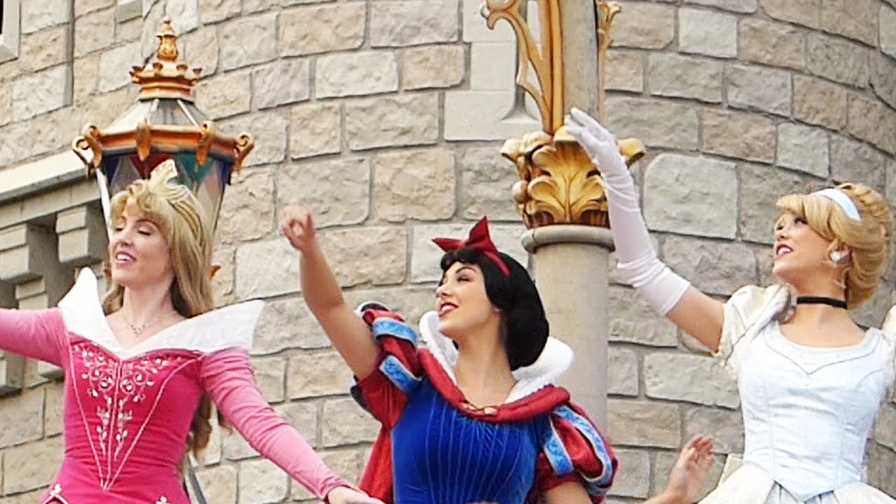 10 Disney Princesses At Disneyland & Disney World - YouTube