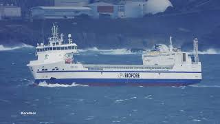 Ro-Ro cargo ship BORE WAVE leaving Ferrol [4K]