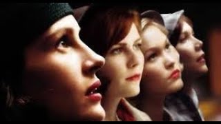 Mona Lisa Smile  Movie Facts & Review /  Julia Roberts / Kirsten Dunst