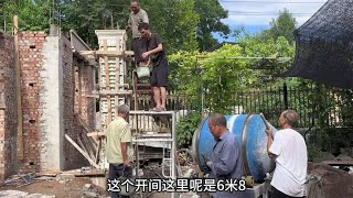 农村自建房两个门厅柱完工，一层楼板圈梁开始支模