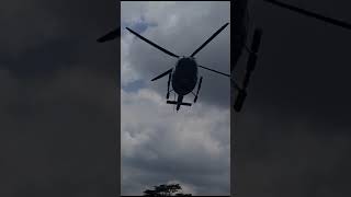 HELICOPTER TERBANG TERLALU RENDAH DI AREA PENONTON