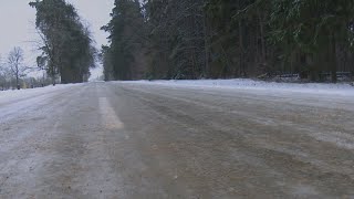 Laikapstākļu dēļ daudzi autoceļi – grūti izbraucami