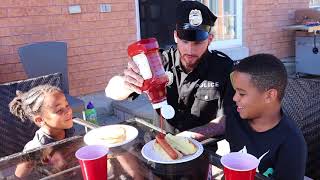 Police Dad Restaurant Kids Pretend Play | FamousTubeKIDS