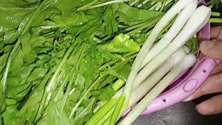 How to wash and clean vegetables - onions and watercress