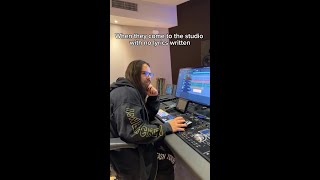 🎙️ Studio improv 📷 InnerCat Studios