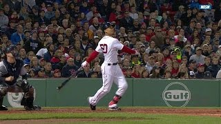 NYY@BOS: Betts hits a two-run double to shallow right