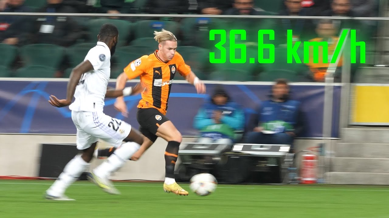 The Fastest Football Player In The World (36.6 Km/h) - YouTube