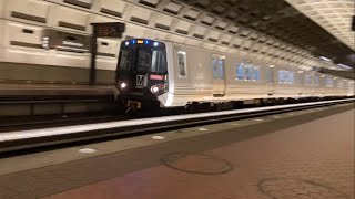 Metro Ⓜ️ system 🚇 of Washington D.C.🇺🇸 arriving/departing Smithsonian station🏛️