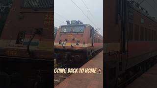 👋👋Back to home🏡🏚️🕺ഹോസ്റ്റലിന്ന് വീട്ടിലേക്ക് #food #trending #youtubeshorts #minivlog #shorts