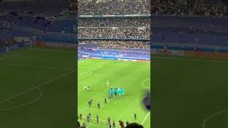 Así festeja el Santiago Bernabéu la ÉPICA remontada del Real Madrid vs Manchester City.