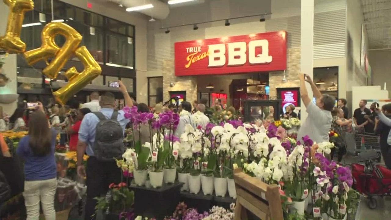 H-E-B Is Finally Open In Frisco. And We Were There For The Chaos. - YouTube