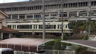 近鉄安堂駅構内から望むJR線