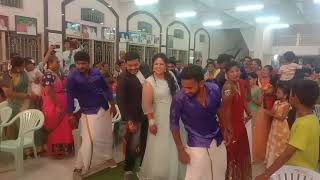 Vathi Coming Song.....Ponnu Mapla Dance...