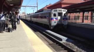 RARE!! Septa train becomes disconeccted and leaves!!!