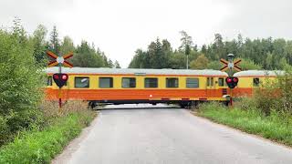 Gammal järnvägsövergång i Byrsjöbacken / Swedish vintage railroad crossing