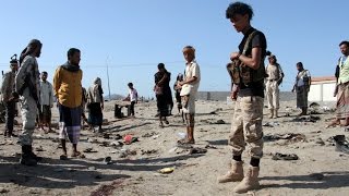 Yemen: Dozens of soldiers killed in Aden suicide bombing