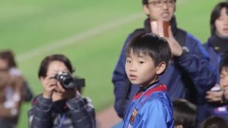 Japanese children singing the Barça anthem in Yokohama