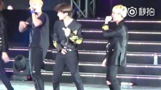 [FANCAM] [160702] BTS concert in Nanjing - Fun boys (Taehyung focus)