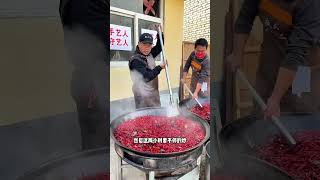 One pot of Shijiazhuang’s authentic Anhui beef noodles makes 2,000 bowls of beef noodles. How much