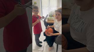 Devran ve anne bisiklet pombasıyla basketbol topu şişirilmez #shorts