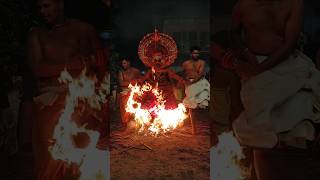 കണ്ടനാർ കേളൻ 🔥 - മാക്കുനി തറവാട് #theyyam #theyyam_status_video #kannur #kerala #viral