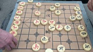 红方大爷这棋太夸张了吧？全部齐头并进的进攻，这谁能抗住？