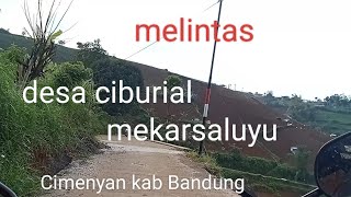 melintas di jalan desa ciburial Cimenyan kab Bandung @edi s www @