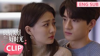 The superstar sits on the junior brother's lap. | [Love Scenery] Clip EP23(ENG SUB)