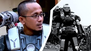 Wow Ada Iron Man Nyasar di Kebon Pisang