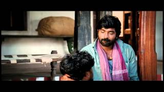 Pannaiyaarum Padminiyum Official Trailer