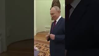 Vladimir Putin Dərbənddə onu görə bilmədiyi üçün ağlayan 8 yaşlı qızı Kremldə qəbul etdi