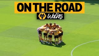 ON THE ROAD - WOLVES