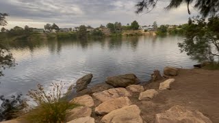 Walking at the Nepean River after dinner with fambam 🏞️🚶🏻‍♀️‍➡️📸