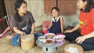 ชุปหน่อไม้ กินกับปลี้งตับหมู กินเข้าเที่ยง《》ກິນຊຸບໜໍ່ໄມ້ນຳກັນພີ່ນ້ອງ