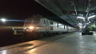 12109 Panchavati Express Entering Manmad Junction Railway Station : Indian Railways