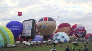 Bristol Balloon Fiesta 2013 - Mass ascent time-lapse.