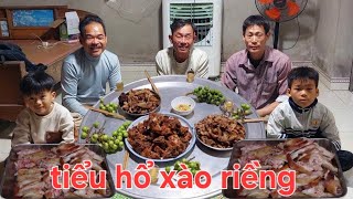 Món Ngon Của Chú Tôn.M.èo Xào Riềng | Biển Nguyễn ngọc.