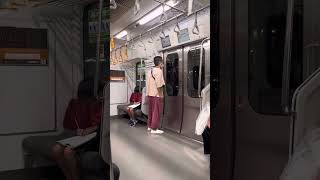 #日本 #迷惑行為 #電車 🥰電車の中で勉強する少年偉い😁でもヤバい😅