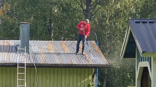 Katon pesu. Roof washing.