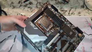 Unboxing: Gigabyte Z790 UD motherboard, LGA 1700 motherboard ready for 12th and 13th gen Intel CPUs