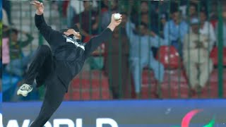 Glenn Philips stunning one hand catch of Mohammad Rizwan, Pak vs NZ Champions Trophy 2025