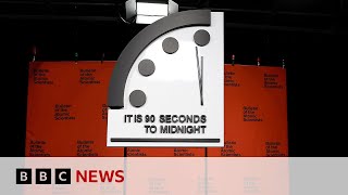 Armageddon: Doomsday Clock to be set in Chicago | BBC News
