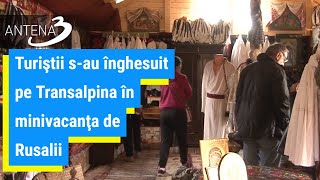 Turiştii s-au înghesuit pe Transalpina în minivacanţa de Rusalii