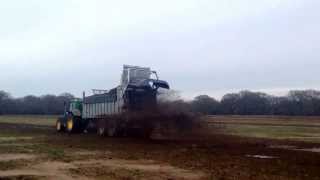 Fliegl trailer using the spreader unit