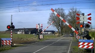 Spoorwegovergang Helvoirt // Dutch railroad crossing