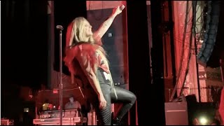 Avril Lavigne - Sk8er Boi [Live] - 9.28.2019 - Fox Theatre - Detroit, Michigan