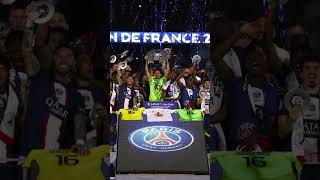 Le PSG soulève son 11ème titre de champion de France ❤️💙🏆