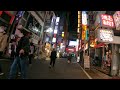 土曜日深夜の歌舞伎町（新宿より）