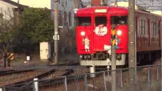 カープ応援ラッピング電車 尾道駅付近