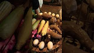 #shorts Ngô nướng, trứng nướng, khoai lang nướng vỉa hè ăn là nghiền.